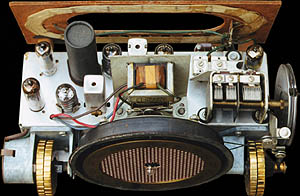 [The chassis of the 8X682]